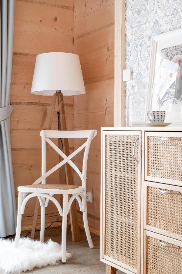 Sniezna Dolina - Sobiczkowa Bor Luxury Chalets コシチェリスコ エクステリア 写真